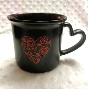 Market Finds Black & Red Raised Roses Stained Glass Heart 14oz Ceramic Mug-NEW